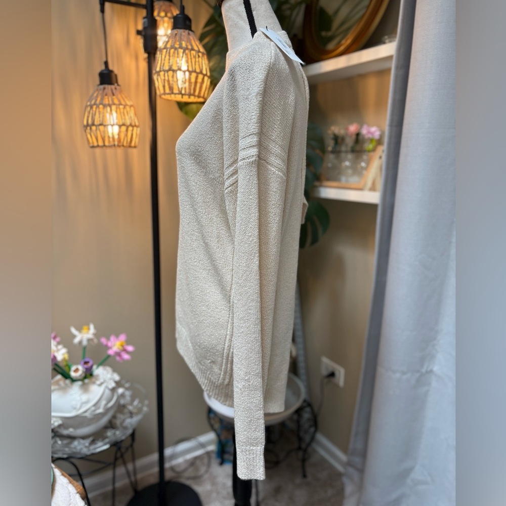 Lush Keyhole V-Neck Knit Sweater in Cream - Picture 3 of 7